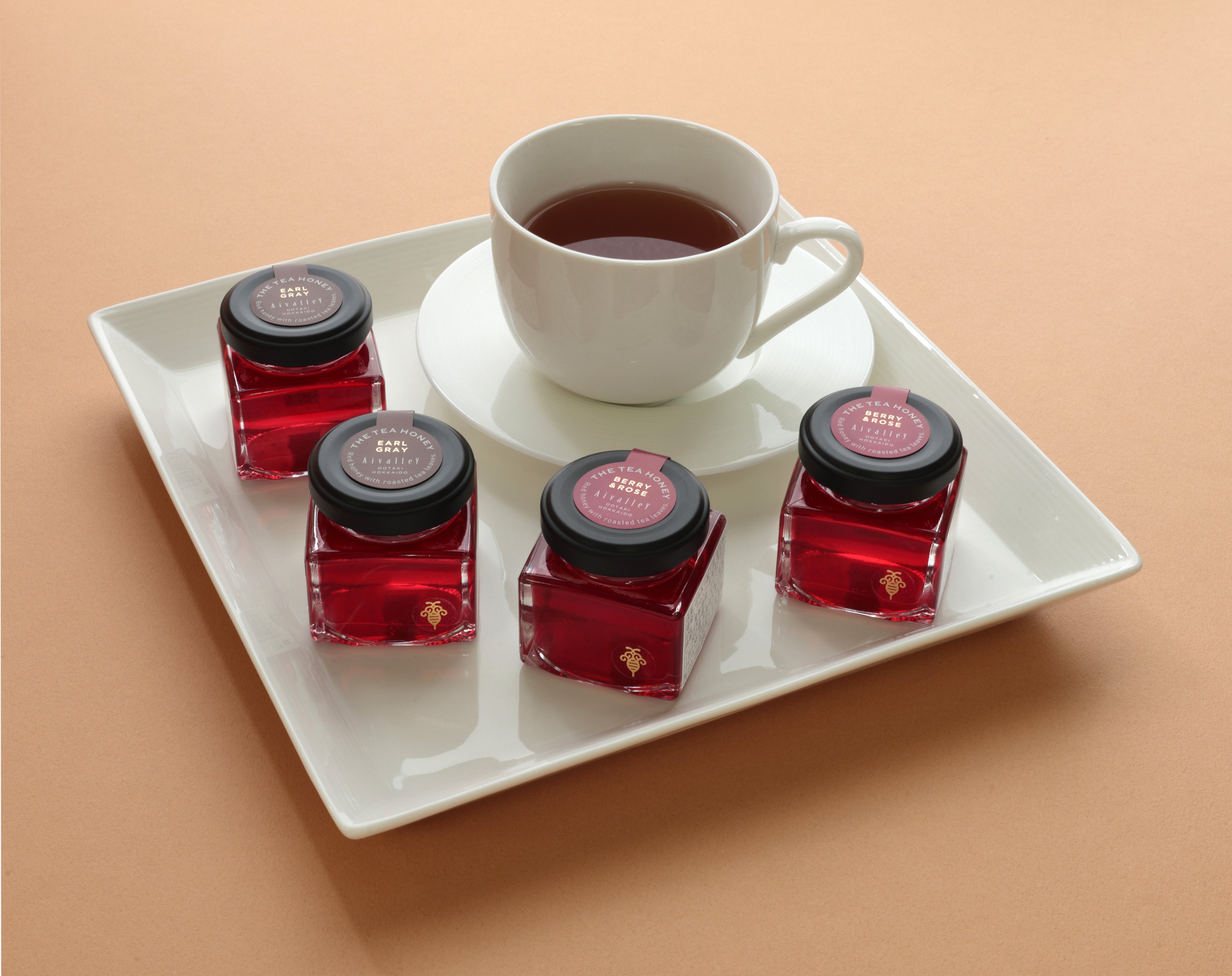 mignon mignonium 色紙&ケース　来場特典コンプセット mignonイラスト展｜mignonium（みにょにうむ）